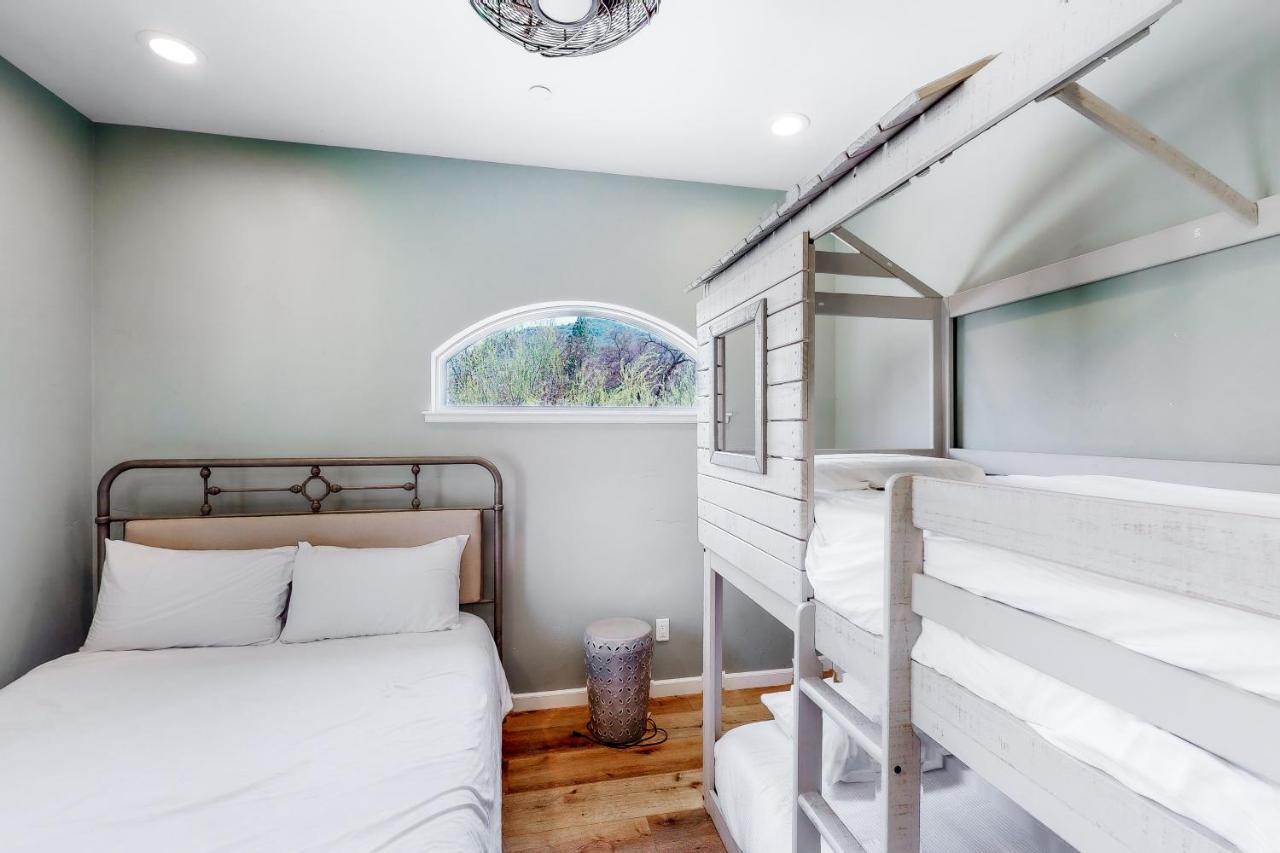 Yosemite Sandy River Retreat Oakhurst Exterior photo